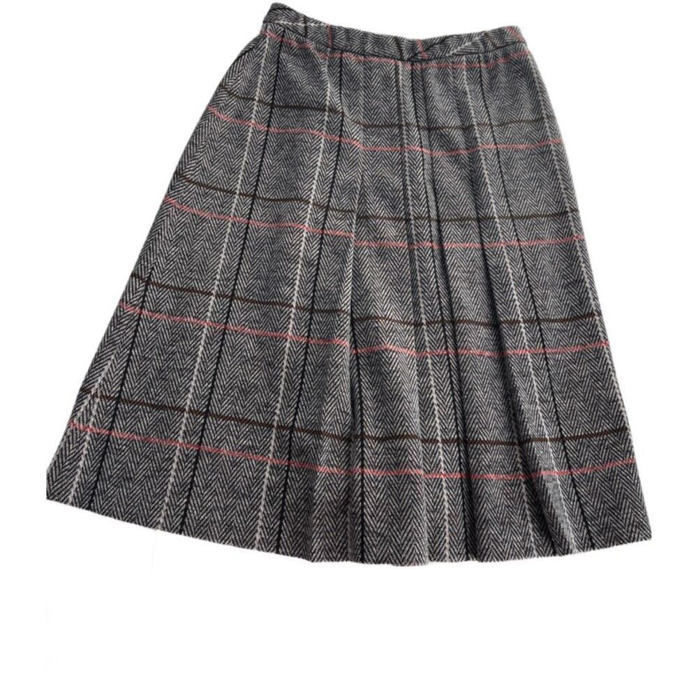 1970’s vintage Jantzen size 14 plaid skirt. Elastic waist